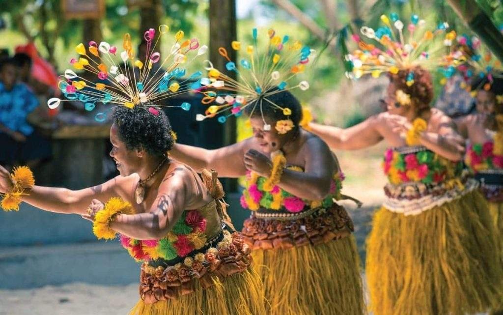Fijian women in traditional fijian dress