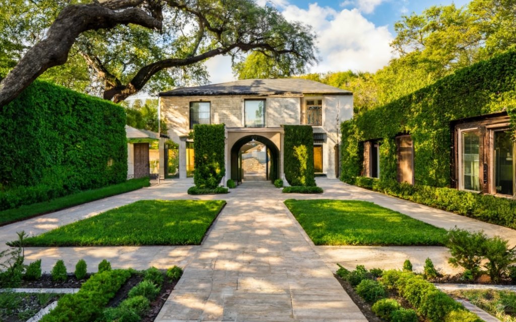 Olmos Park Exclusive Living Amidst Greenery in San Antonio
